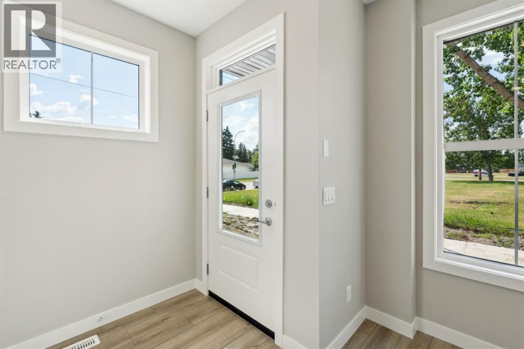 4 Alderwood Close Se, Calgary, Alberta  T2H 1T3 - Photo 4 - A2249427