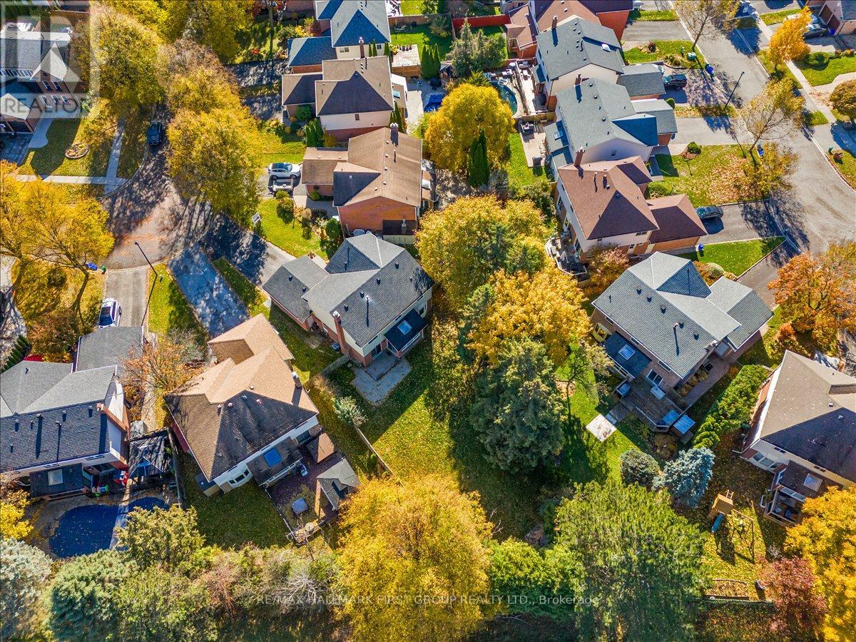 1239 Fieldstone Circle, Pickering, Ontario  L1X 1B9 - Photo 3 - E12512784