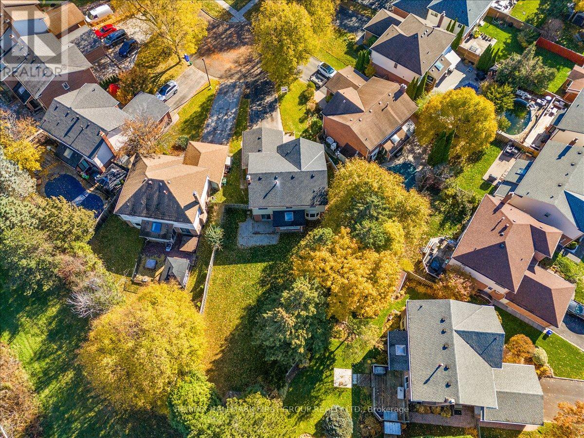 1239 Fieldstone Circle, Pickering, Ontario  L1X 1B9 - Photo 2 - E12512784