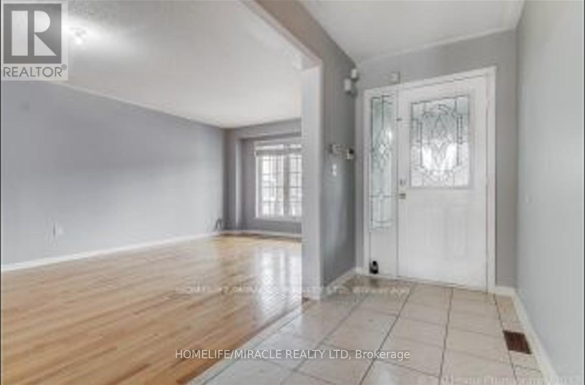 20 Bowsfield Drive, Brampton, Ontario  L6P 1A6 - Photo 10 - W12519986