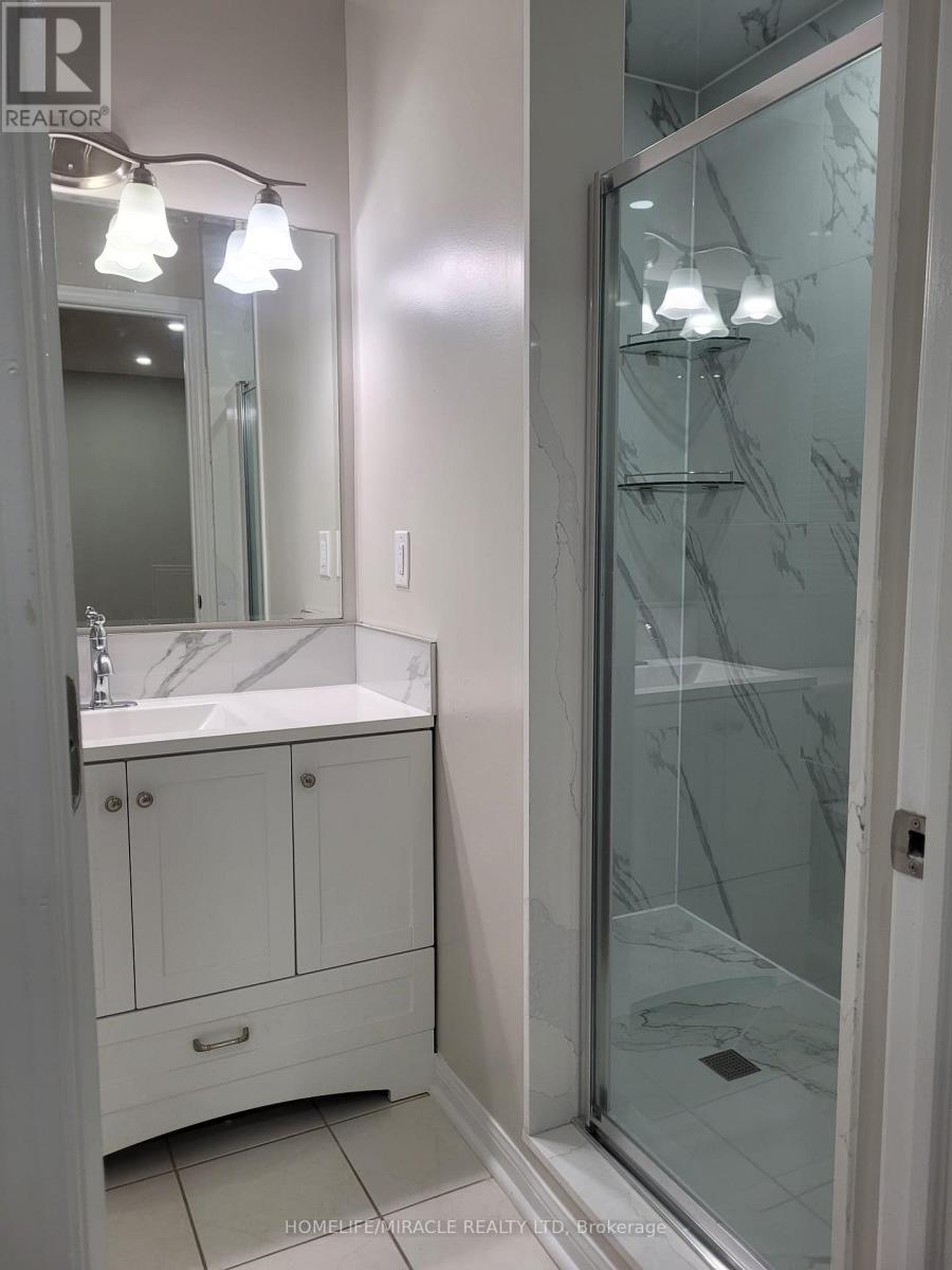 20 Bowsfield Drive, Brampton, Ontario  L6P 1A6 - Photo 14 - W12519986