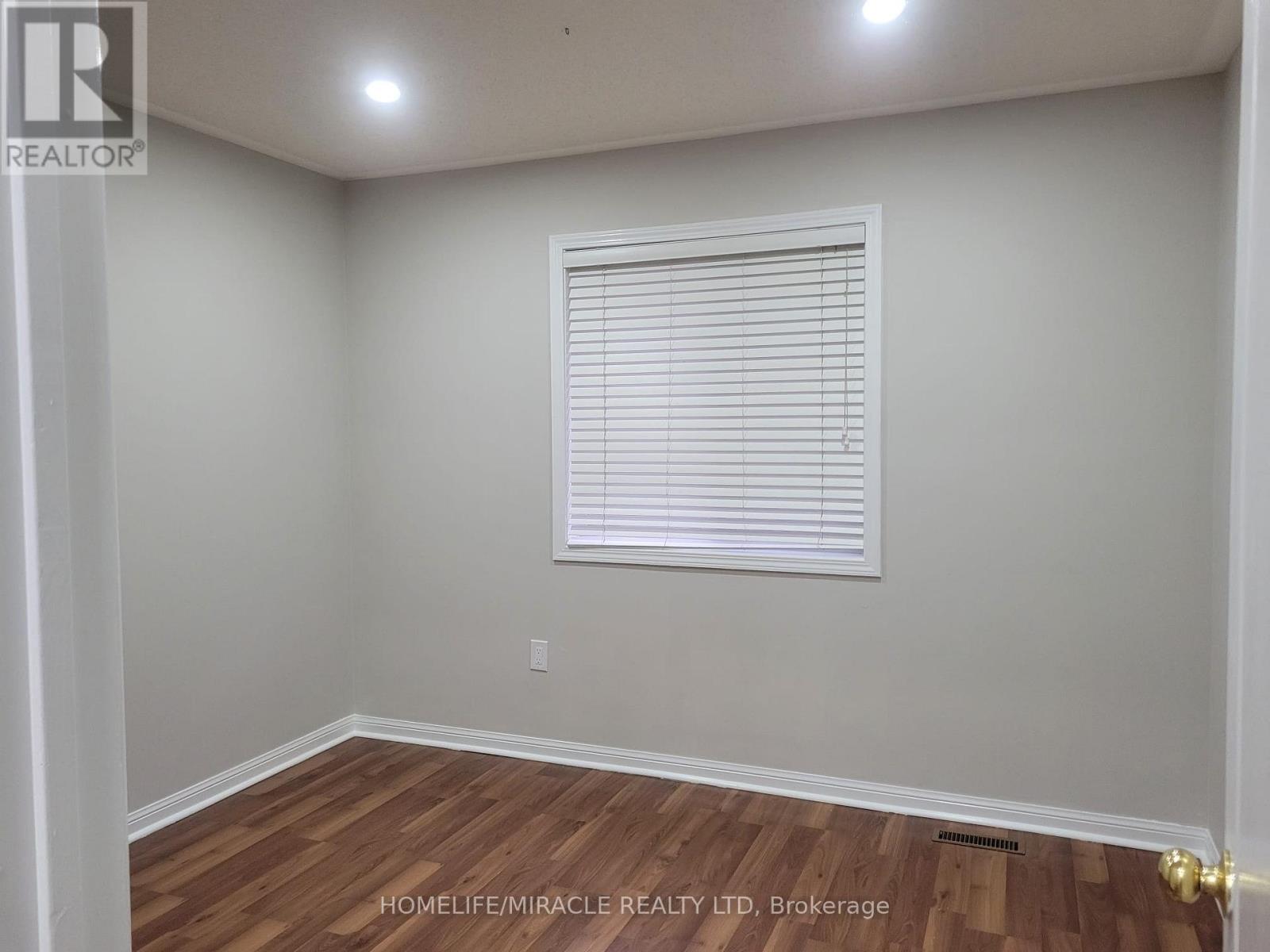 20 Bowsfield Drive, Brampton, Ontario  L6P 1A6 - Photo 18 - W12519986