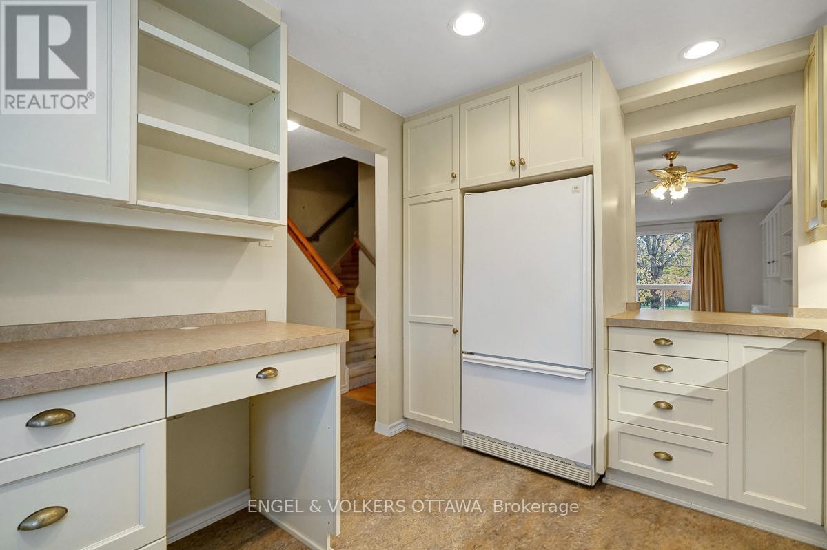 68 - 1947 Stonehenge Crescent, Ottawa, Ontario  K1B 4N7 - Photo 14 - X12519998