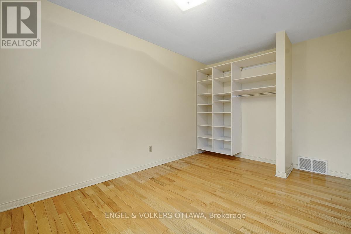 68 - 1947 Stonehenge Crescent, Ottawa, Ontario  K1B 4N7 - Photo 21 - X12519998