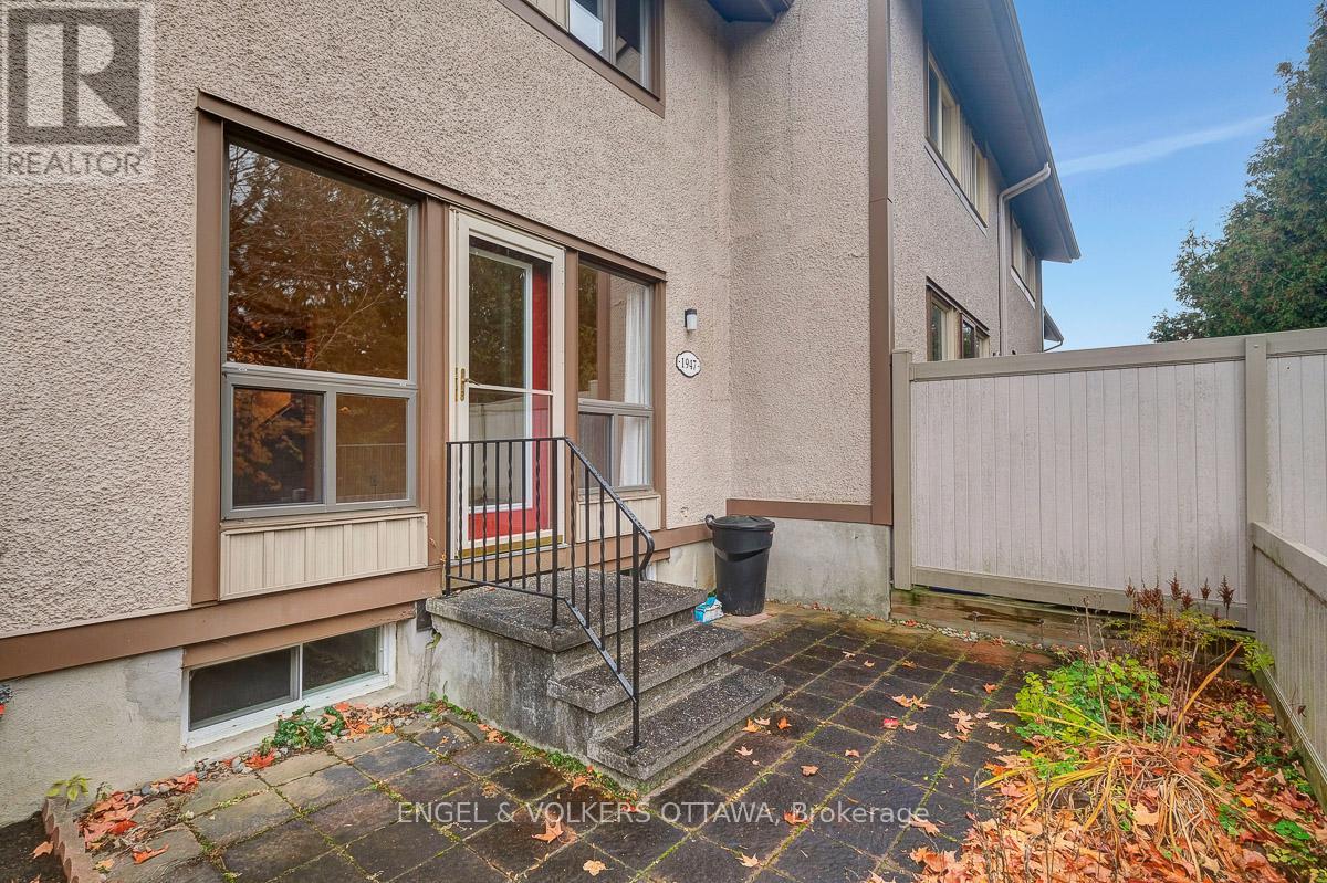 68 - 1947 Stonehenge Crescent, Ottawa, Ontario  K1B 4N7 - Photo 31 - X12519998