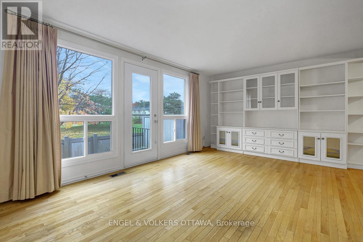 68 - 1947 Stonehenge Crescent, Ottawa, Ontario  K1B 4N7 - Photo 6 - X12519998