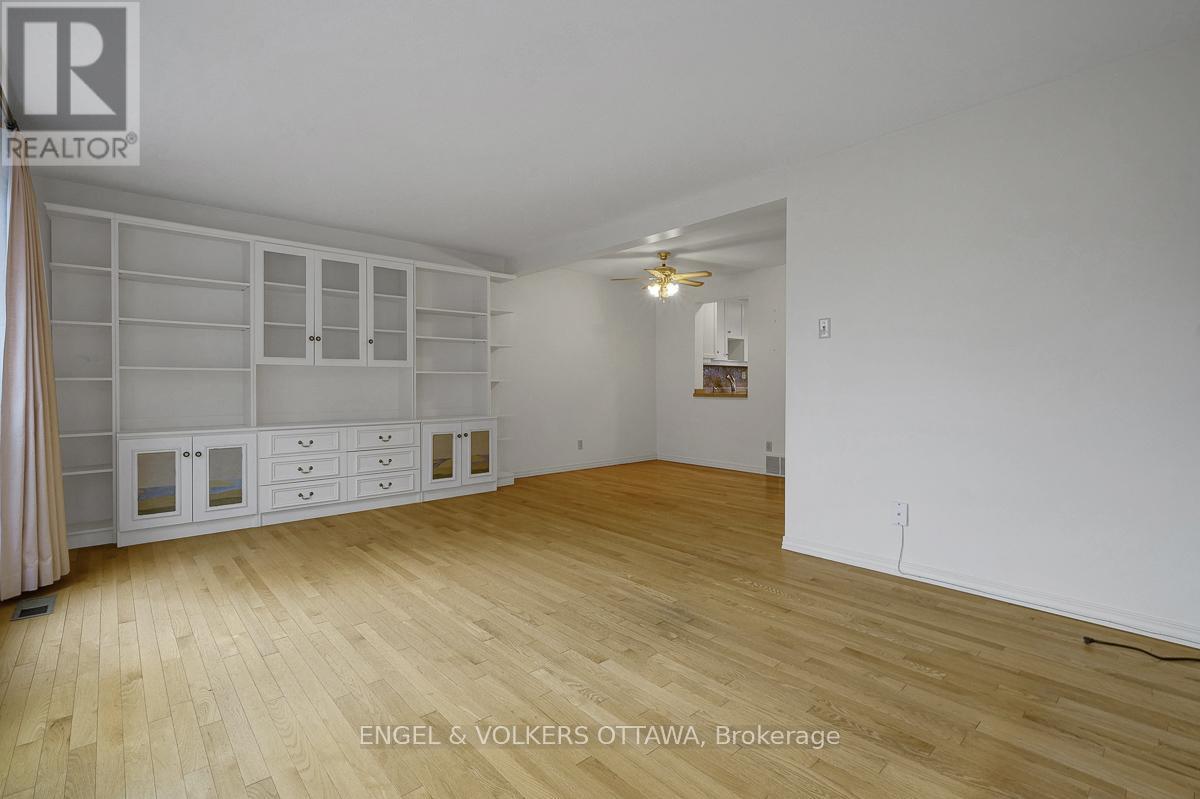 68 - 1947 Stonehenge Crescent, Ottawa, Ontario  K1B 4N7 - Photo 8 - X12519998