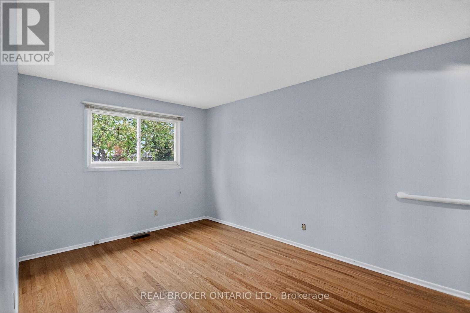 89 Country Lane W, Ottawa, Ontario  K2L 1J4 - Photo 12 - X12520000