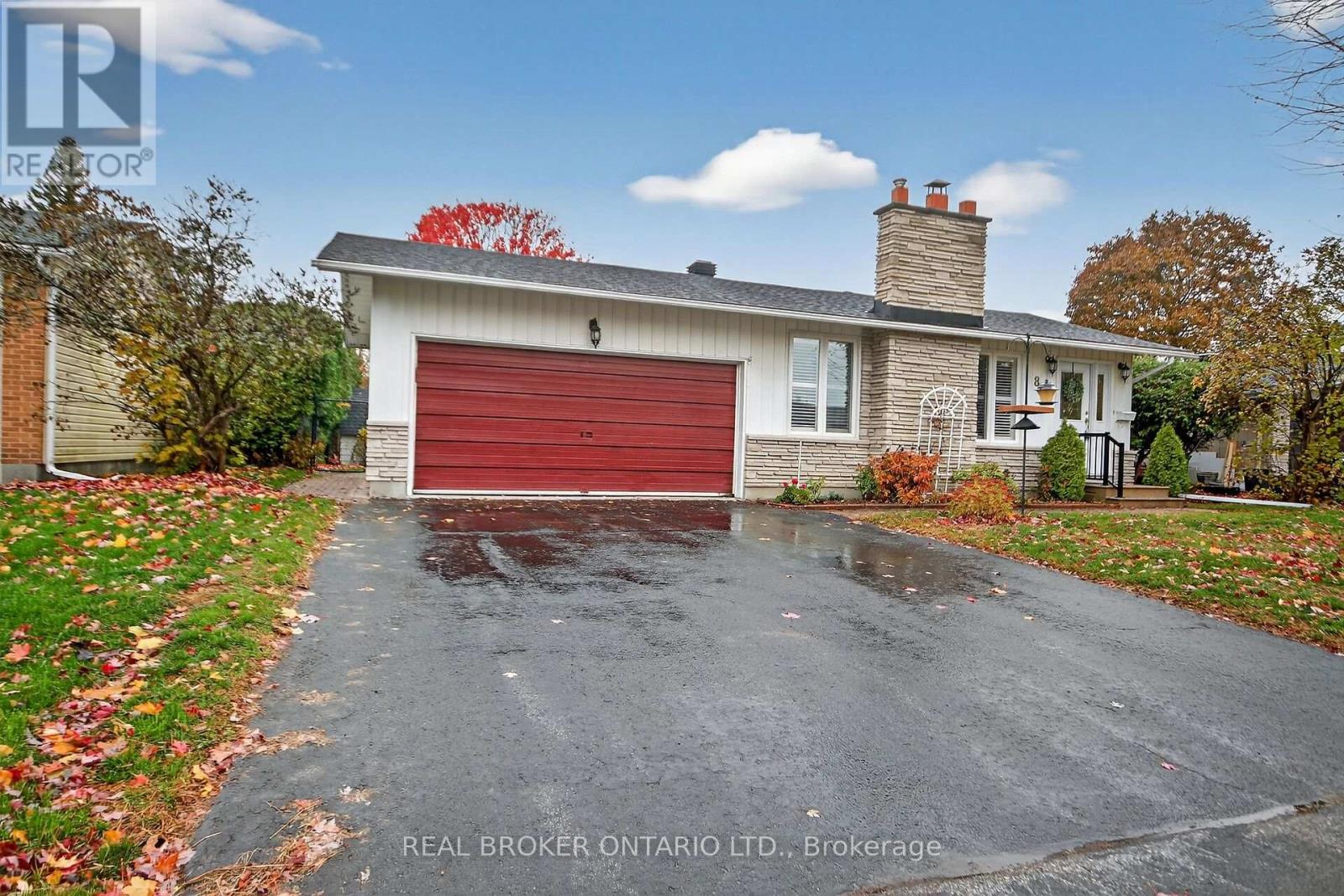 89 Country Lane W, Ottawa, Ontario  K2L 1J4 - Photo 2 - X12520000