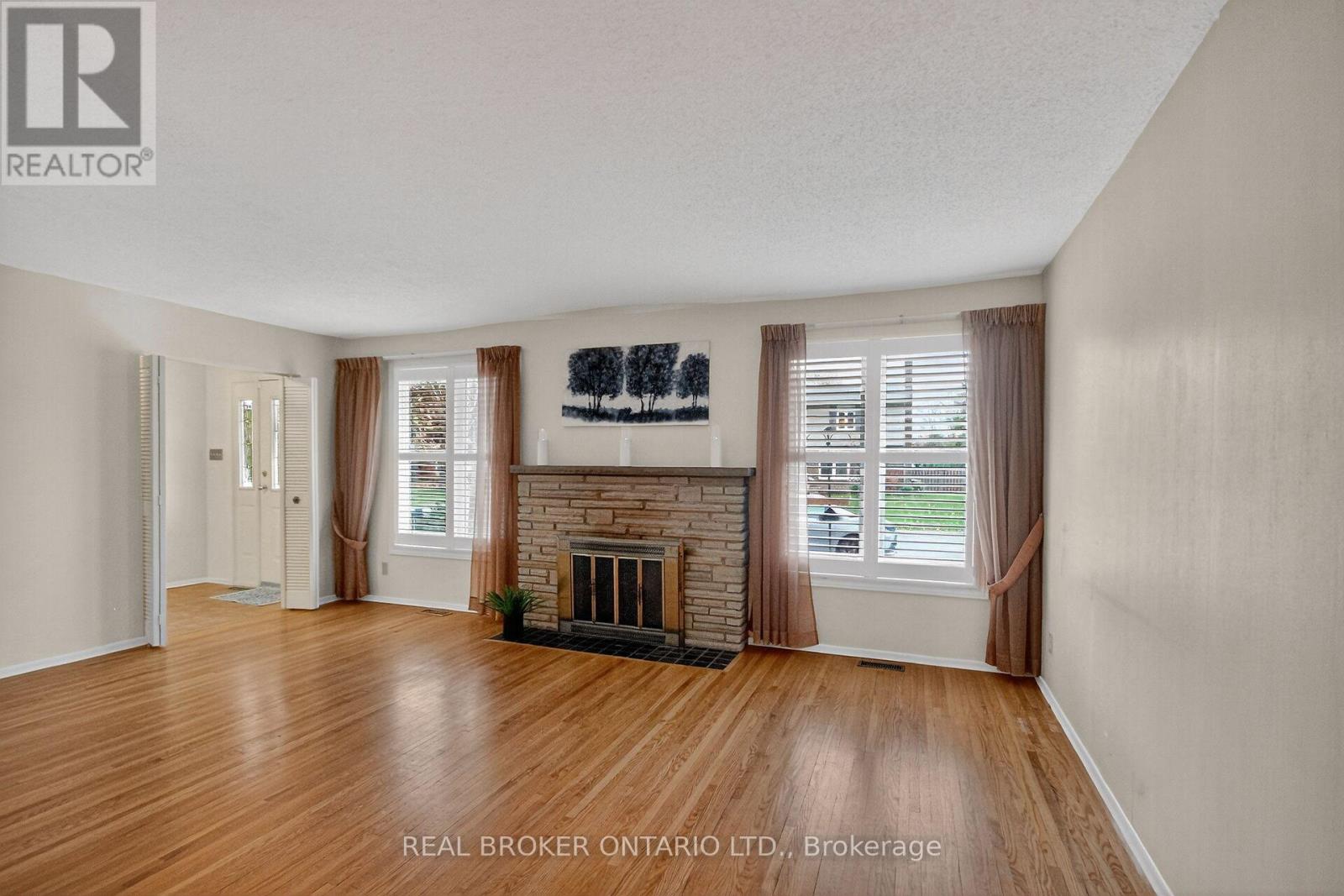 89 Country Lane W, Ottawa, Ontario  K2L 1J4 - Photo 5 - X12520000