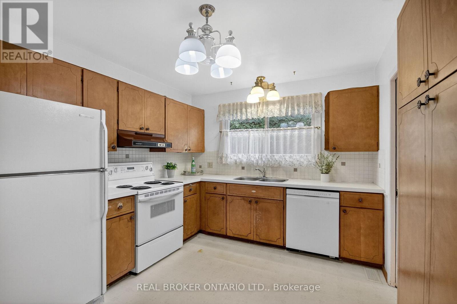 89 Country Lane W, Ottawa, Ontario  K2L 1J4 - Photo 8 - X12520000