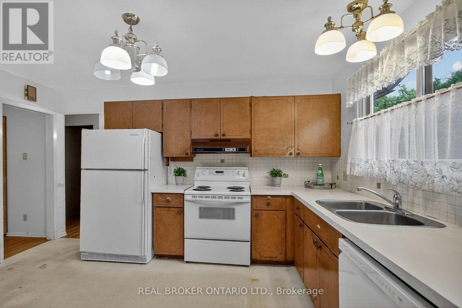 89 Country Lane W, Ottawa, Ontario  K2L 1J4 - Photo 9 - X12520000