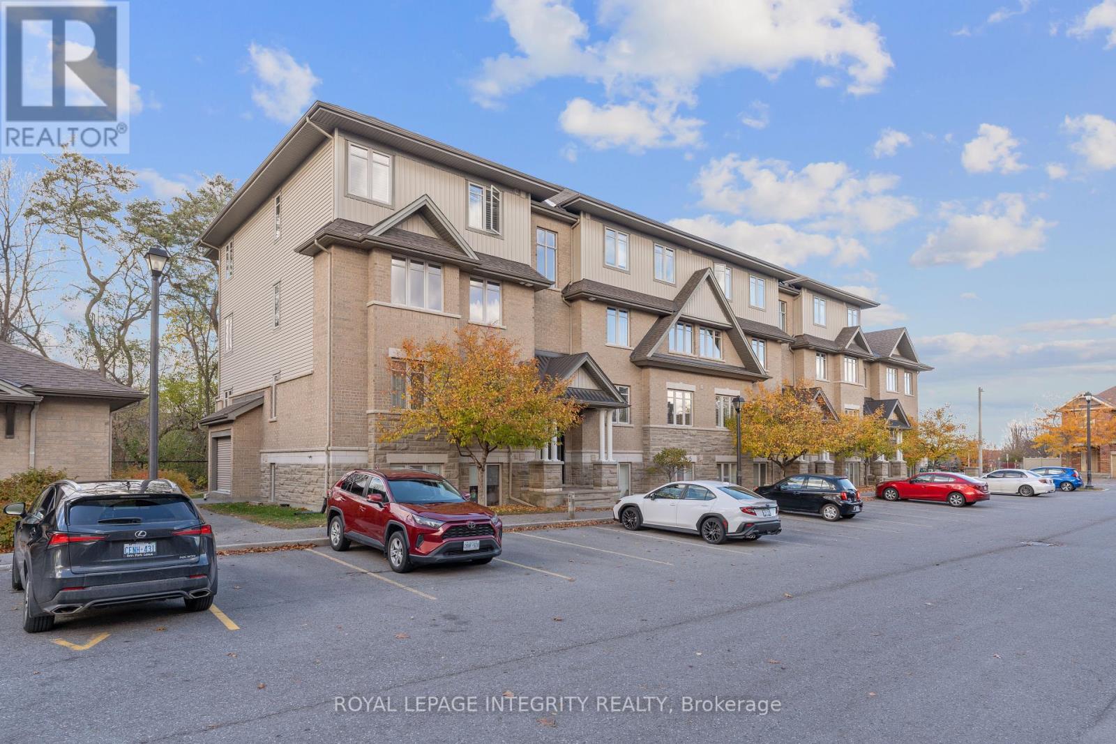 F - 21 Tadley Private, Ottawa, Ontario  K2J 2T3 - Photo 2 - X12520054