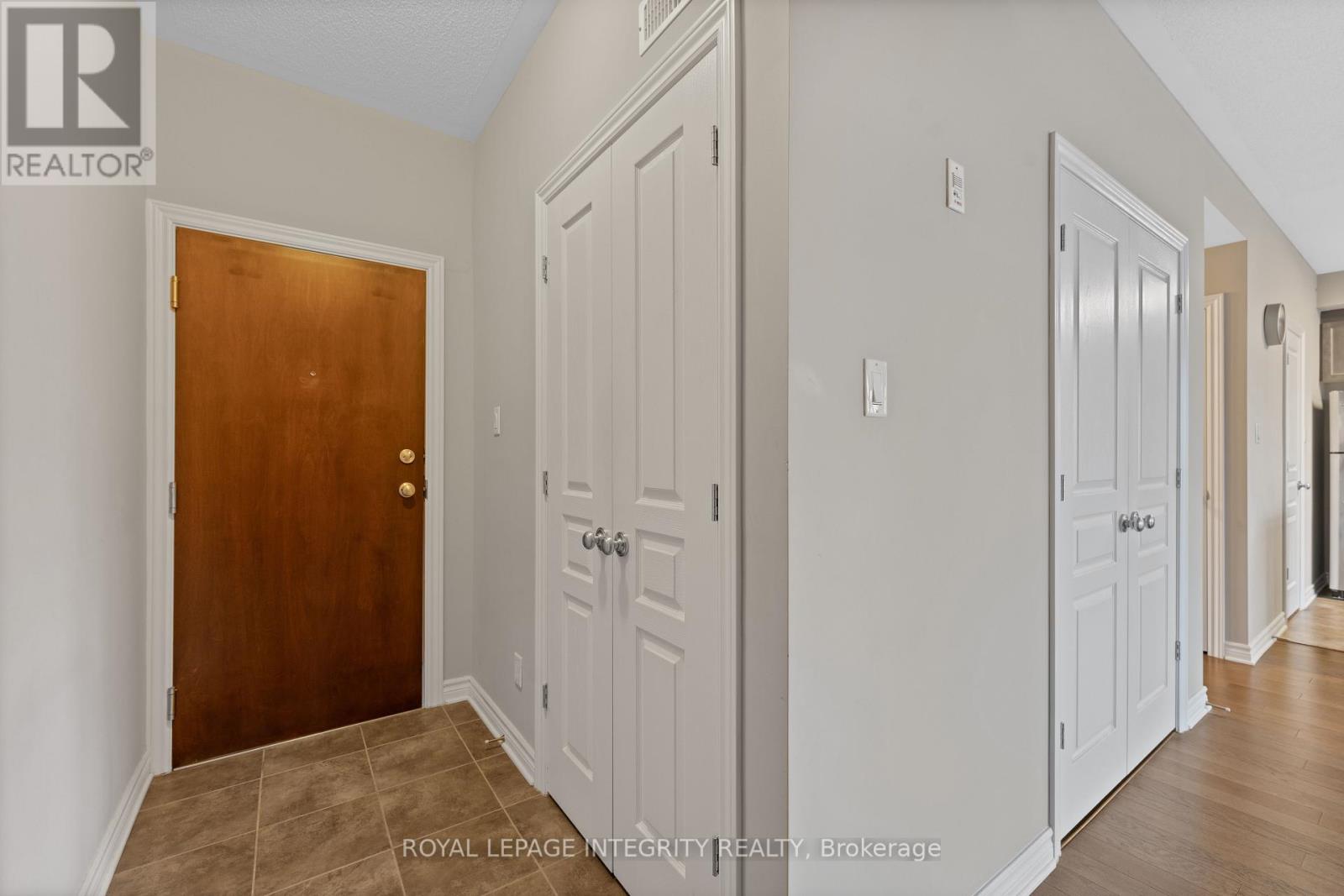 F - 21 Tadley Private, Ottawa, Ontario  K2J 2T3 - Photo 4 - X12520054