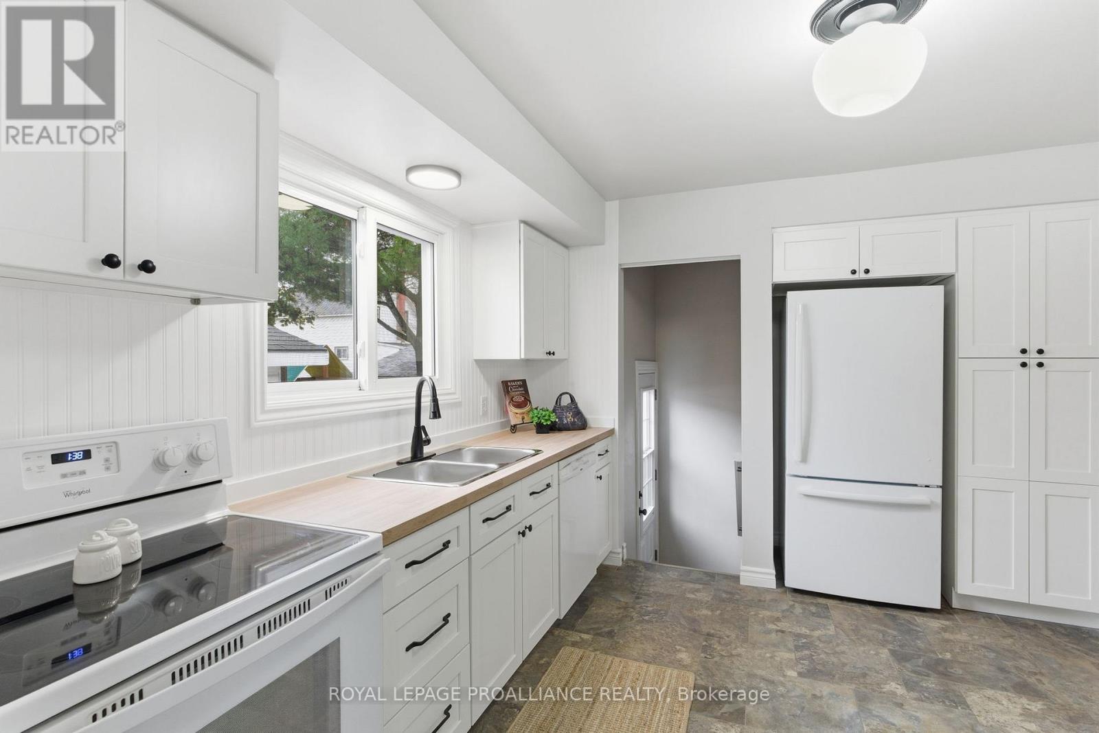 322 Pearl Street, Brockville, Ontario  K6V 4E2 - Photo 11 - X12520002