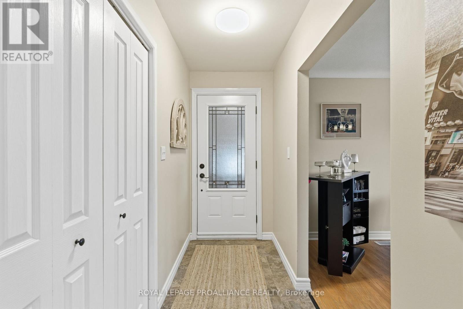 322 Pearl Street, Brockville, Ontario  K6V 4E2 - Photo 3 - X12520002