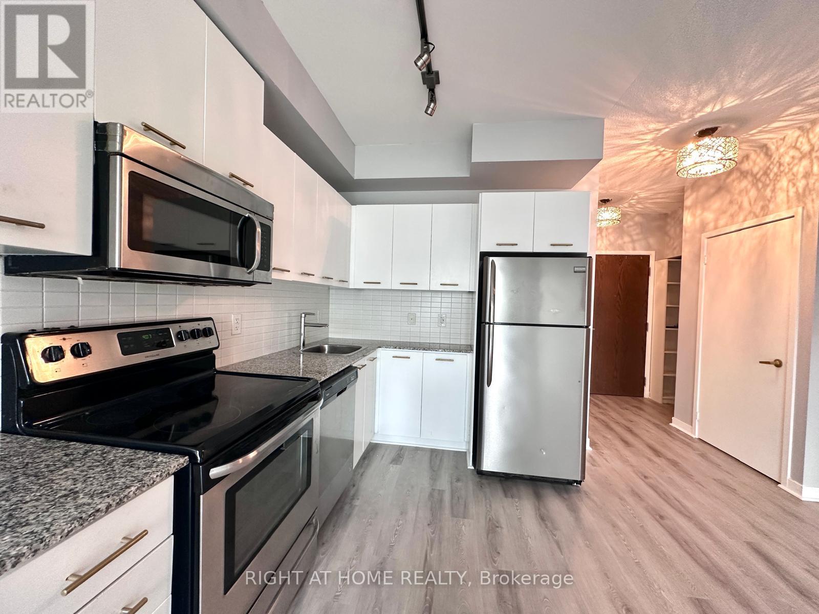 2303 - 360 Square One Drive, Mississauga, Ontario L5B 0E6 - Photo 11 - W12453279