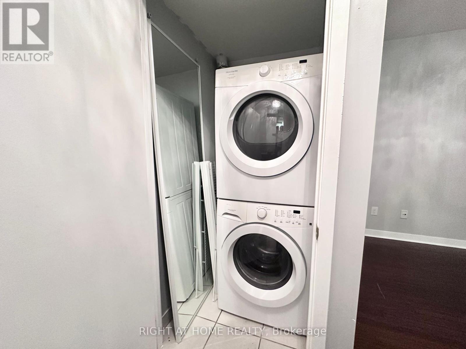 2303 - 360 Square One Drive, Mississauga, Ontario L5B 0E6 - Photo 25 - W12453279