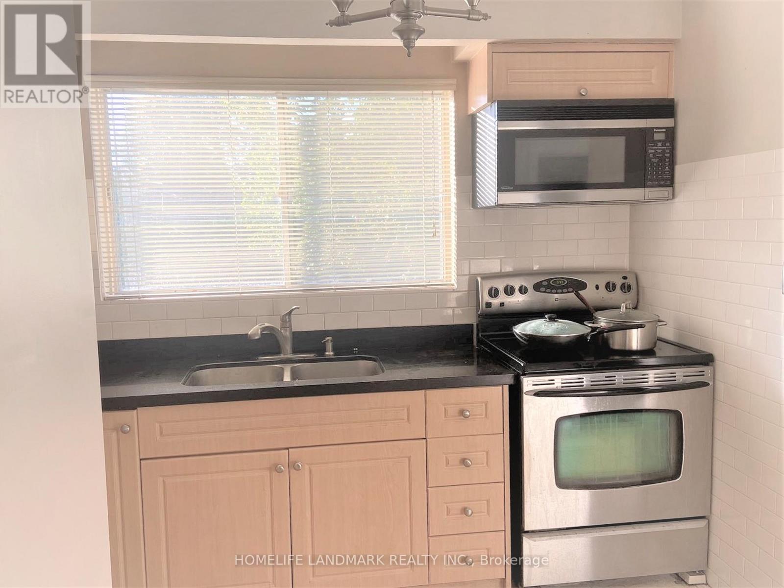 7 Mango Drive, Toronto, Ontario  M2K 2E9 - Photo 2 - C12519992