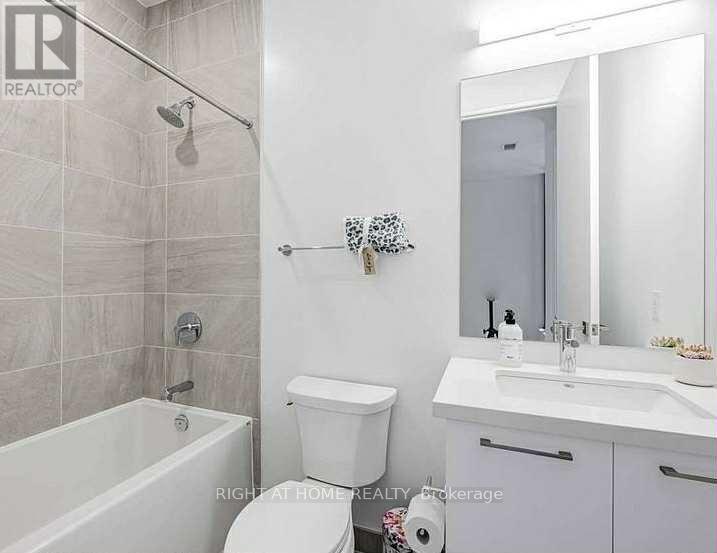 201 - 33 Frederick Todd Way S, Toronto, Ontario  M4G 0C9 - Photo 2 - C12520044