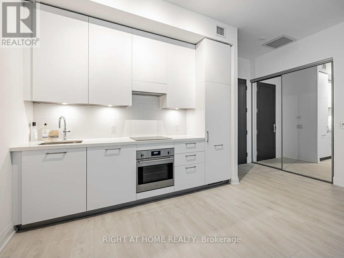 201 - 33 Frederick Todd Way S, Toronto, Ontario  M4G 0C9 - Photo 3 - C12520044