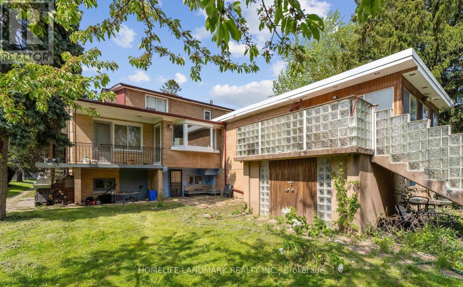 149 Clanton Park Road, Toronto, Ontario  M3H 2E6 - Photo 3 - C12520062