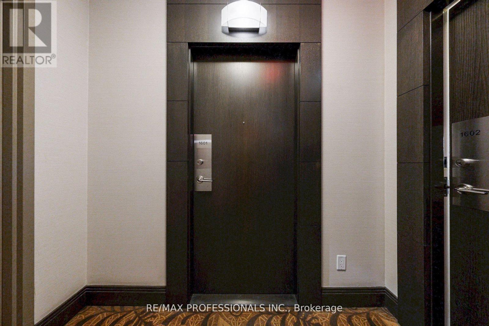 1601 - 28 Linden Street, Toronto, Ontario  M4Y 0A4 - Photo 14 - C12520068