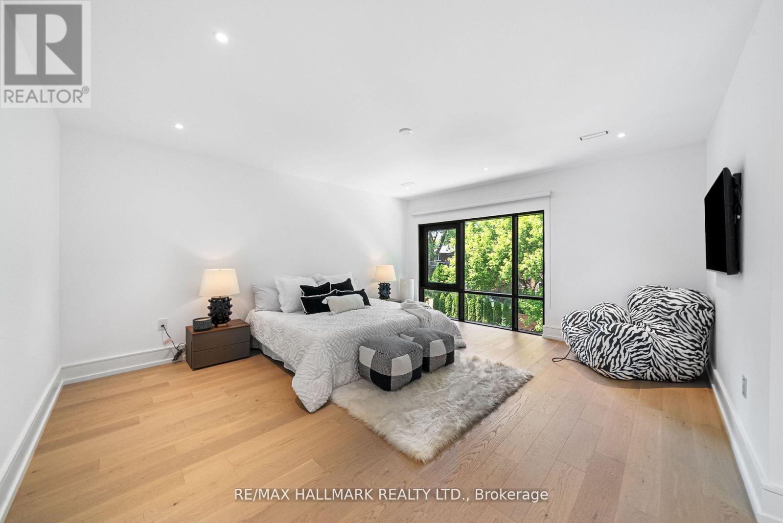 22 Divadale Drive, Toronto, Ontario  M4G 2N9 - Photo 23 - C12513372