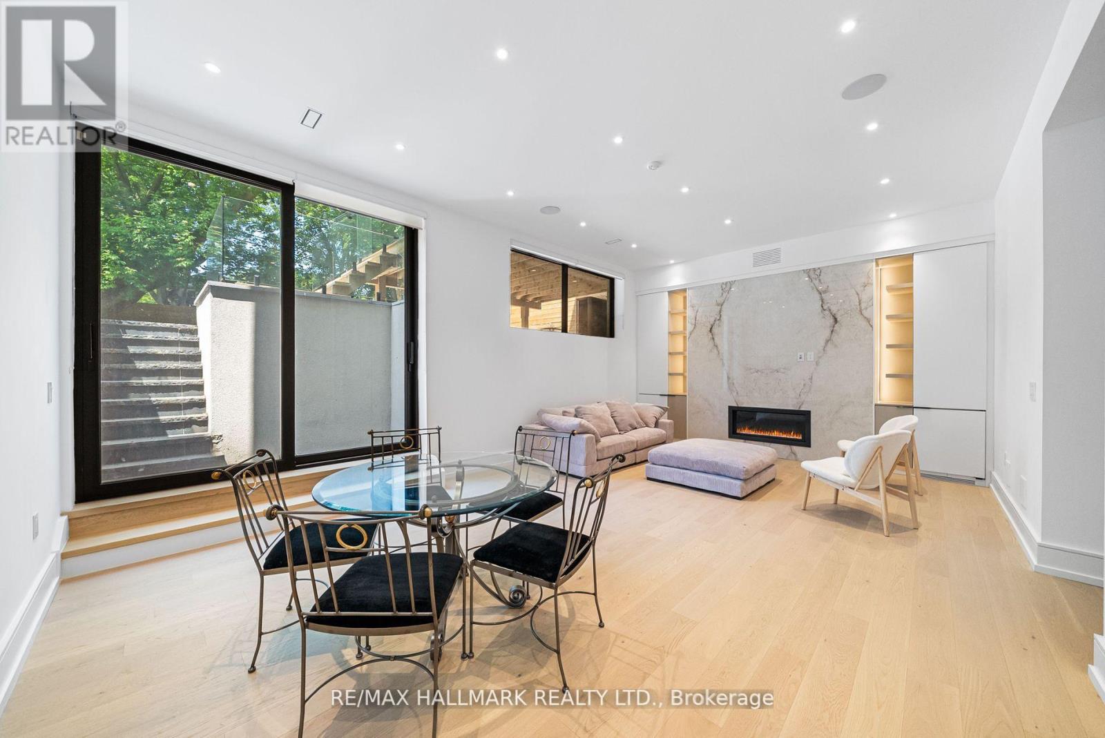 22 Divadale Drive, Toronto, Ontario  M4G 2N9 - Photo 41 - C12513372