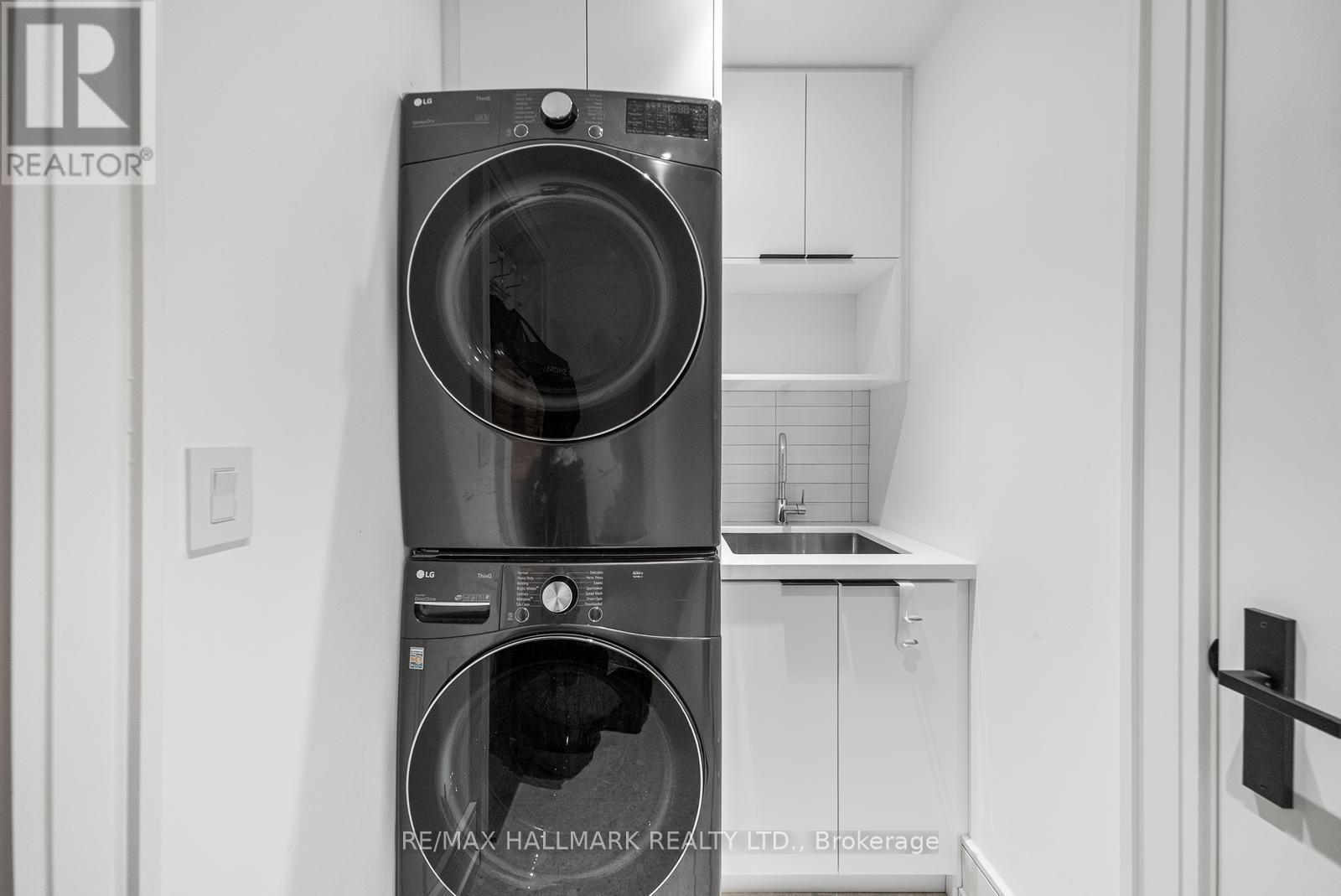 22 Divadale Drive, Toronto, Ontario  M4G 2N9 - Photo 37 - C12513372