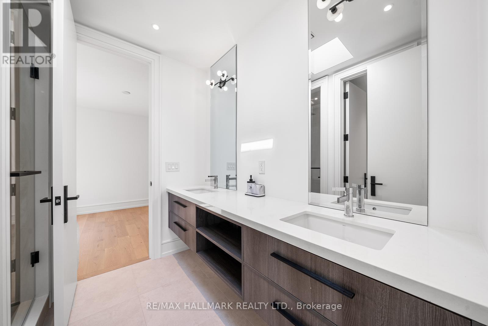 22 Divadale Drive, Toronto, Ontario  M4G 2N9 - Photo 33 - C12513372