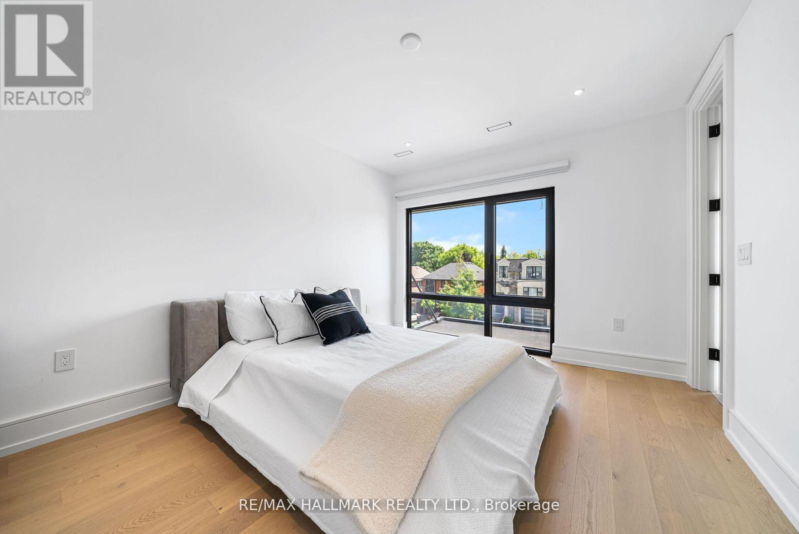 22 Divadale Drive, Toronto, Ontario  M4G 2N9 - Photo 35 - C12513372