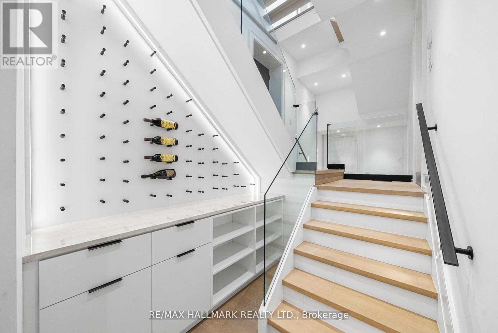 22 Divadale Drive, Toronto, Ontario  M4G 2N9 - Photo 40 - C12513372