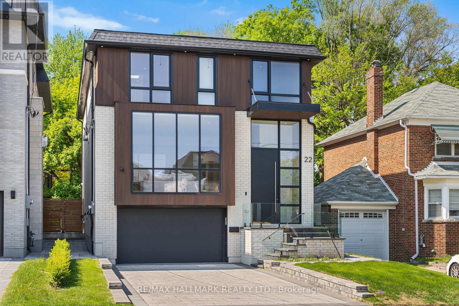 22 Divadale Drive, Toronto, Ontario  M4G 2N9 - Photo 49 - C12513372