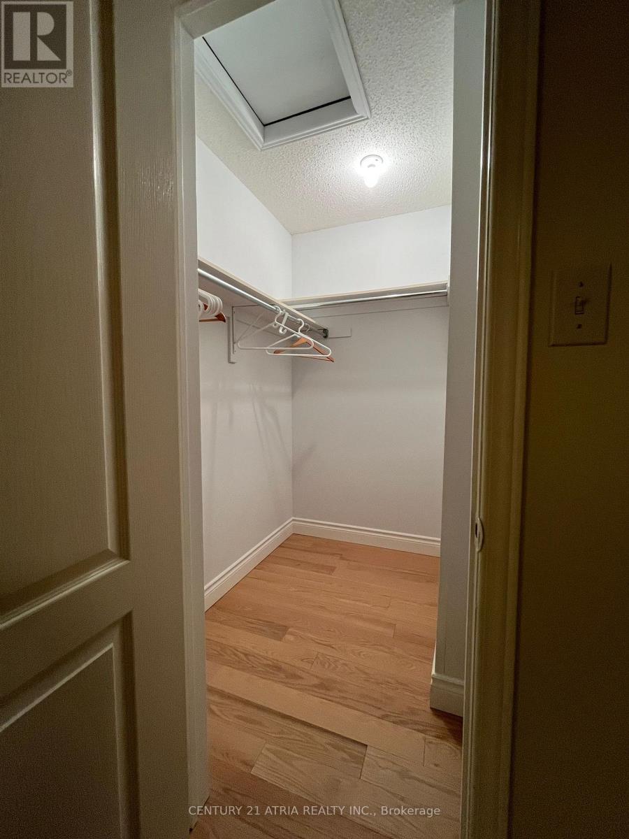 57 Rideau Drive, Richmond Hill, Ontario L4B 4P3 - Photo 10 - N12517732