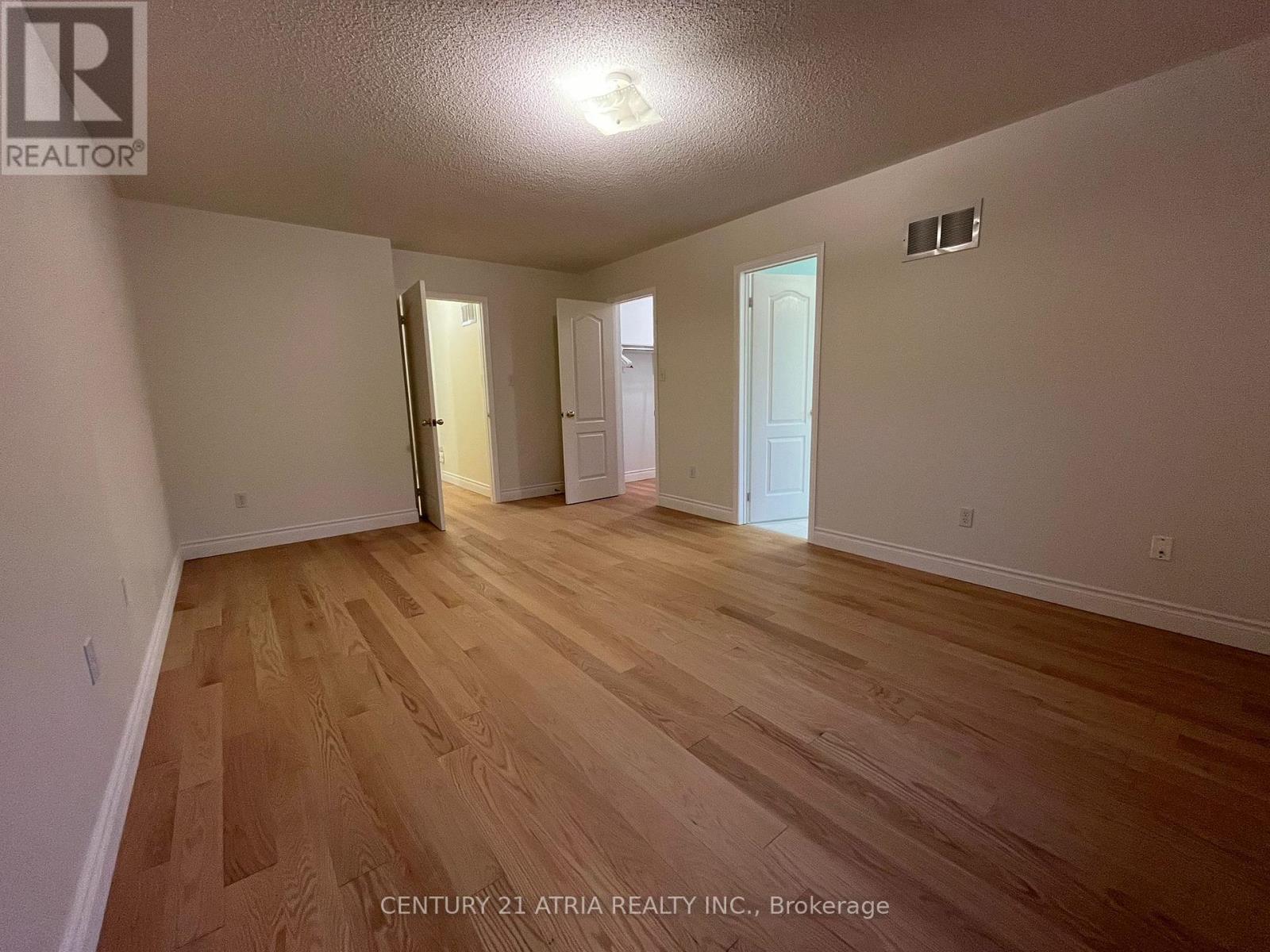 57 Rideau Drive, Richmond Hill, Ontario L4B 4P3 - Photo 9 - N12517732