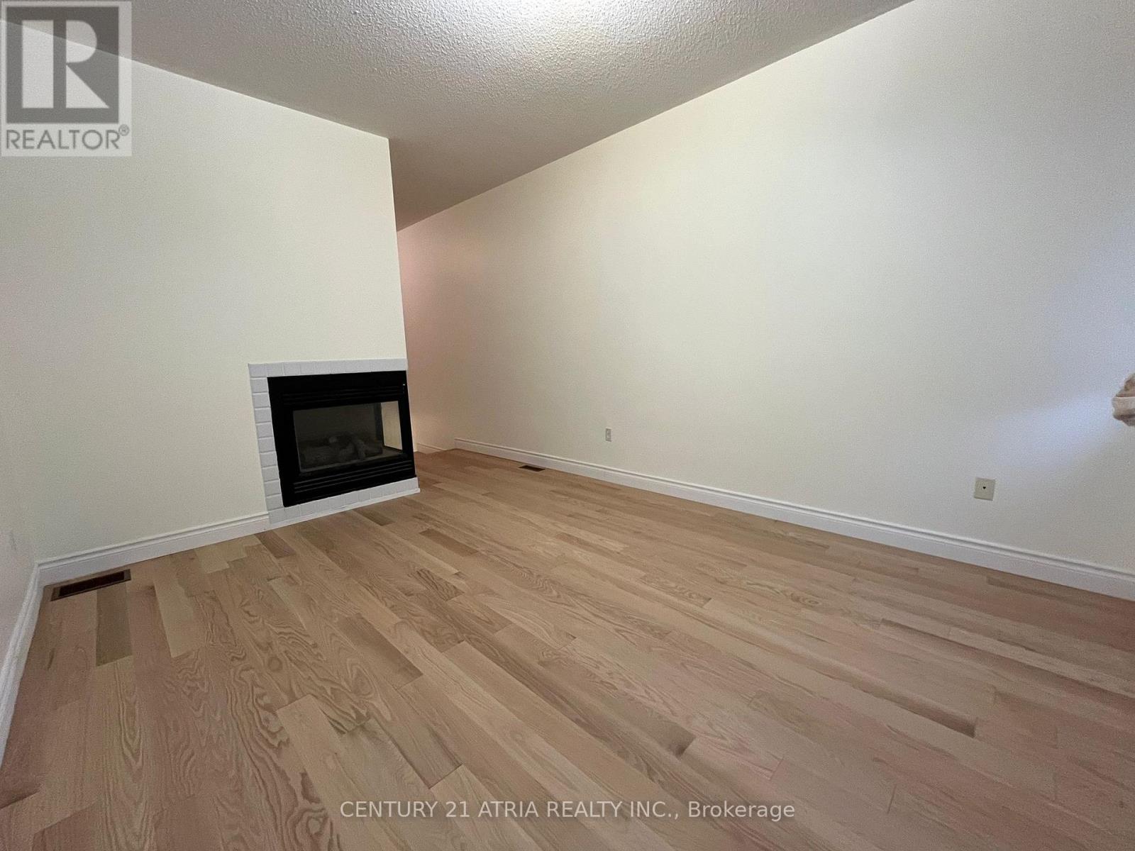 57 Rideau Drive, Richmond Hill, Ontario L4B 4P3 - Photo 8 - N12517732