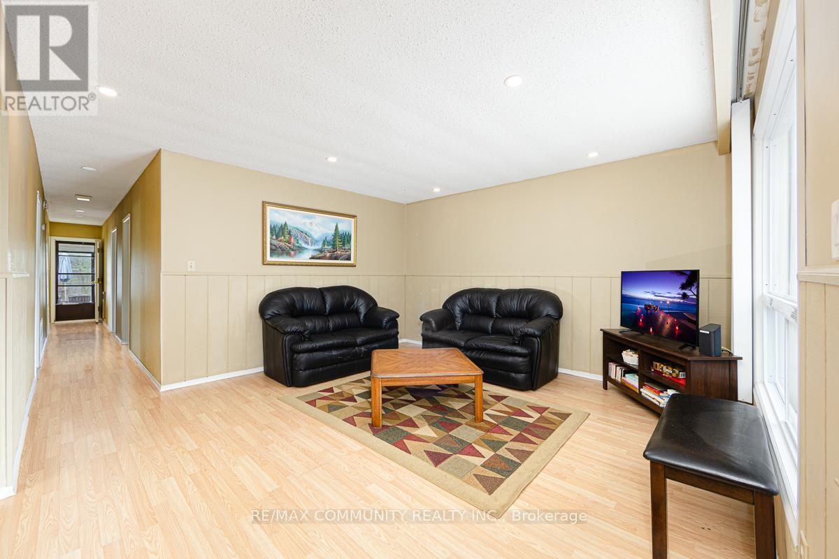 8 58th Street, Wasaga Beach, Ontario  L9Z 1W6 - Photo 3 - S12520032