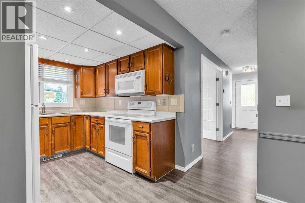 147 Scenic Way Nw, Calgary, Alberta  T3L 1B6 - Photo 9 - A2262120