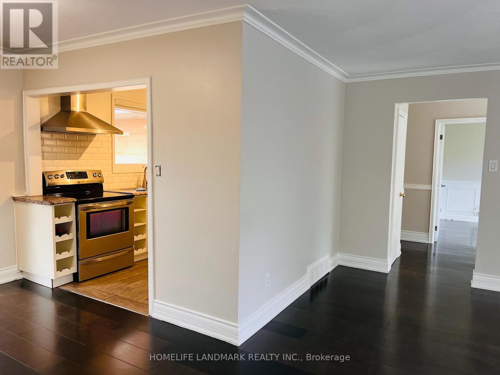 2749 Truscott Drive, Mississauga, Ontario  L5J 2B8 - Photo 5 - W12520008