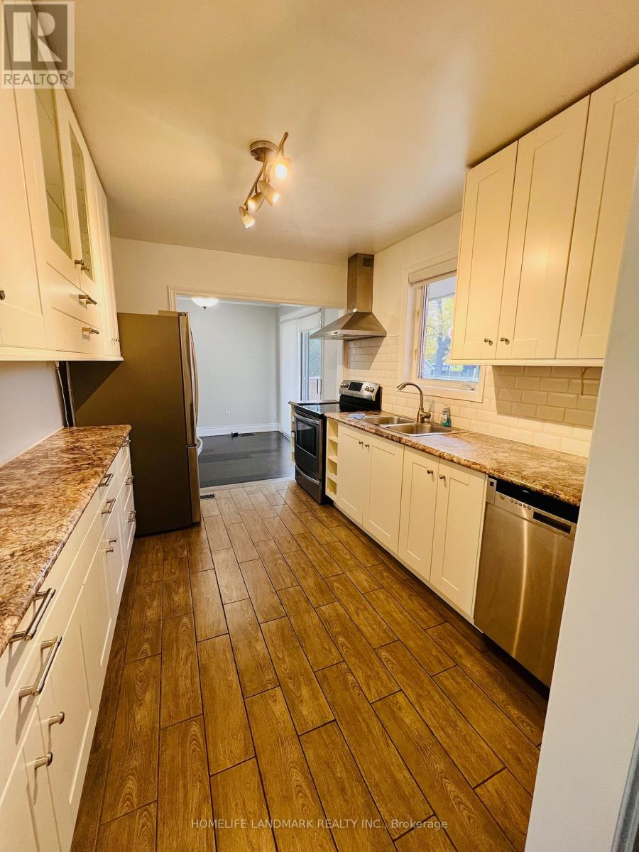 2749 Truscott Drive, Mississauga, Ontario  L5J 2B8 - Photo 7 - W12520008