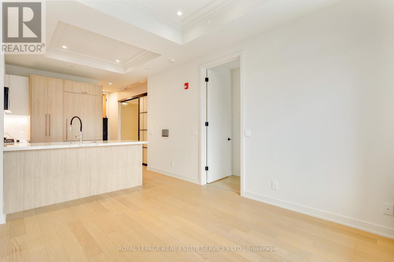 307 - 123 Maurice Drive, Oakville, Ontario  L6K 2W6 - Photo 11 - W12520040