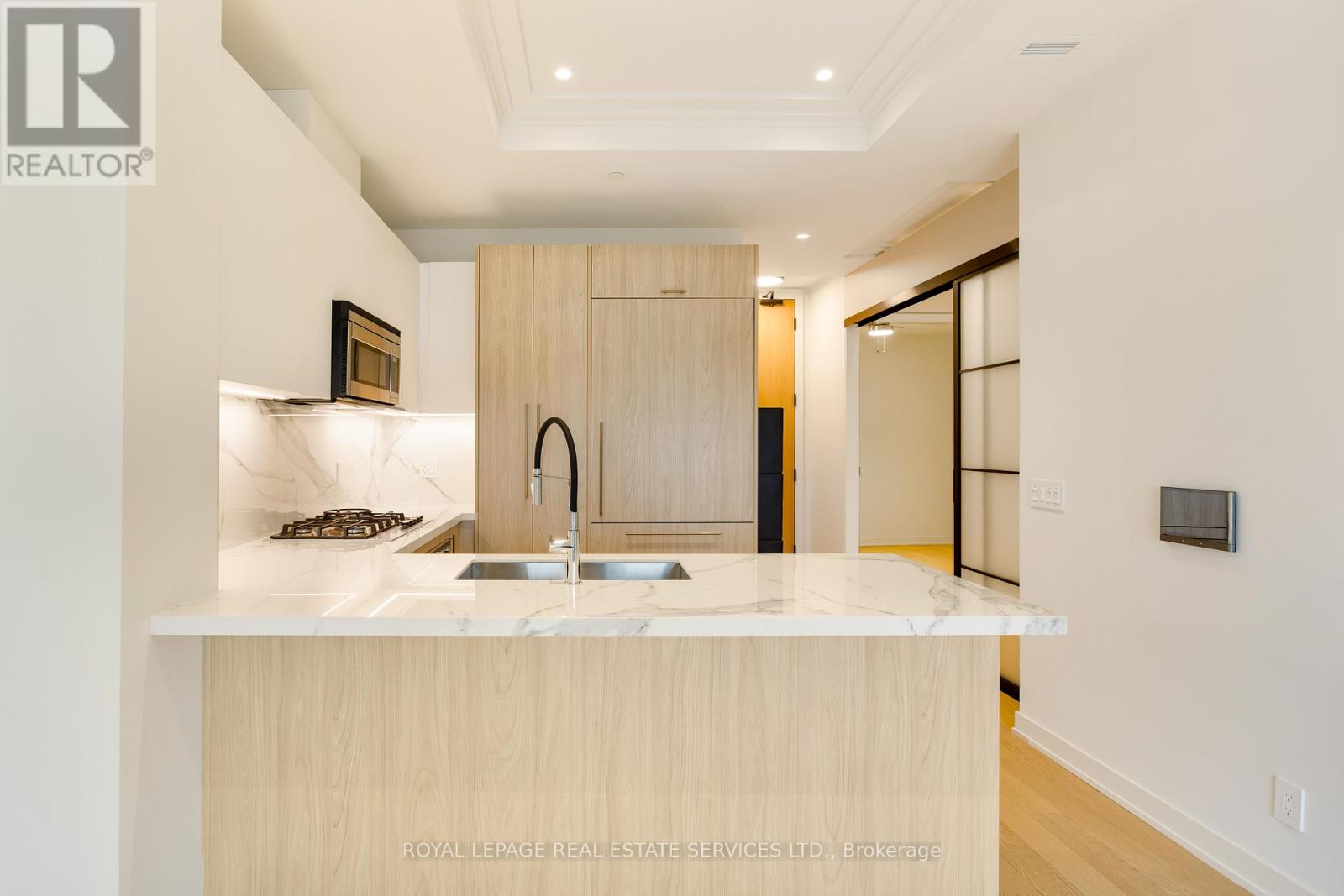 307 - 123 Maurice Drive, Oakville, Ontario  L6K 2W6 - Photo 9 - W12520040