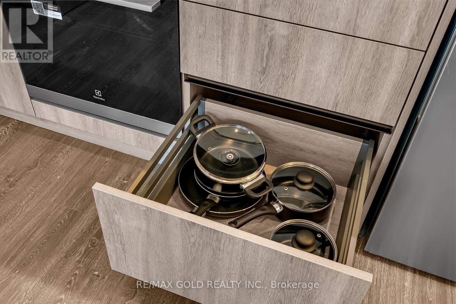 1009 - 2495 Eglinton Avenue W, Mississauga, Ontario  L5M 2T2 - Photo 13 - W12520052