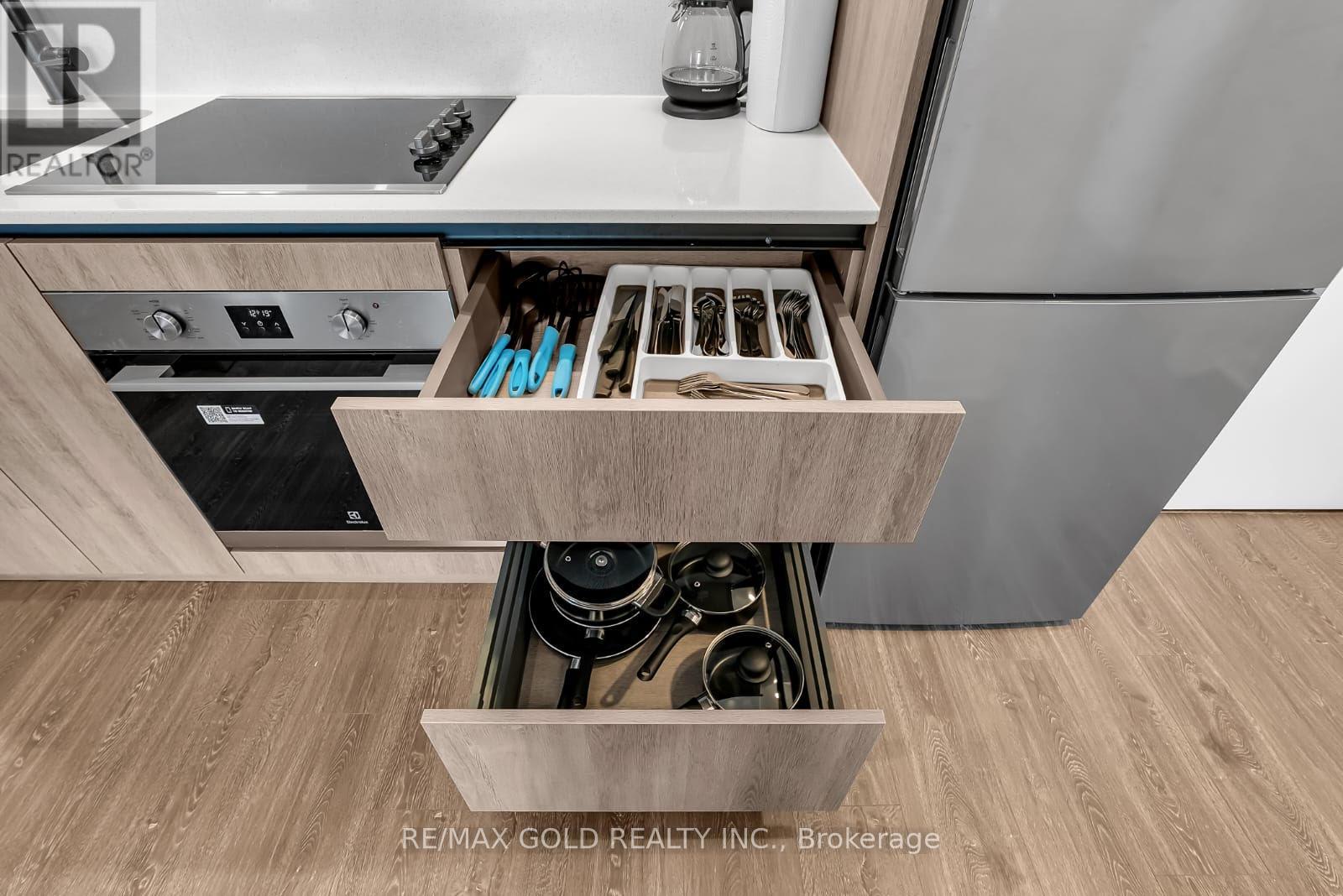 1009 - 2495 Eglinton Avenue W, Mississauga, Ontario  L5M 2T2 - Photo 15 - W12520052