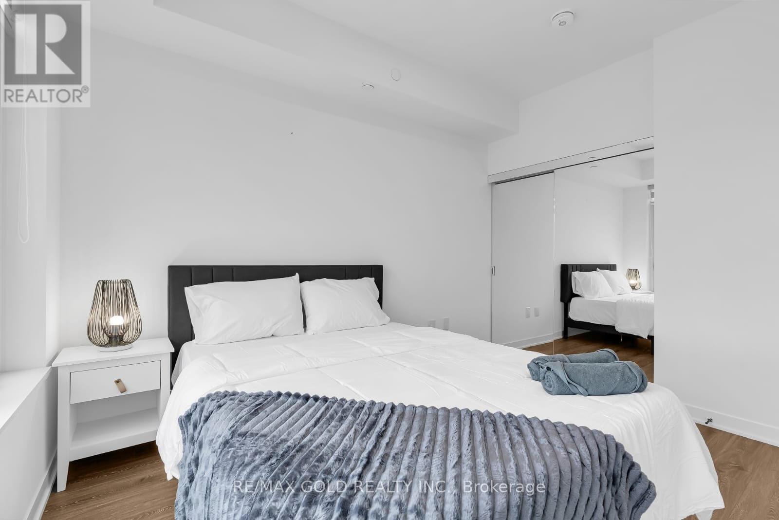 1009 - 2495 Eglinton Avenue W, Mississauga, Ontario  L5M 2T2 - Photo 8 - W12520052