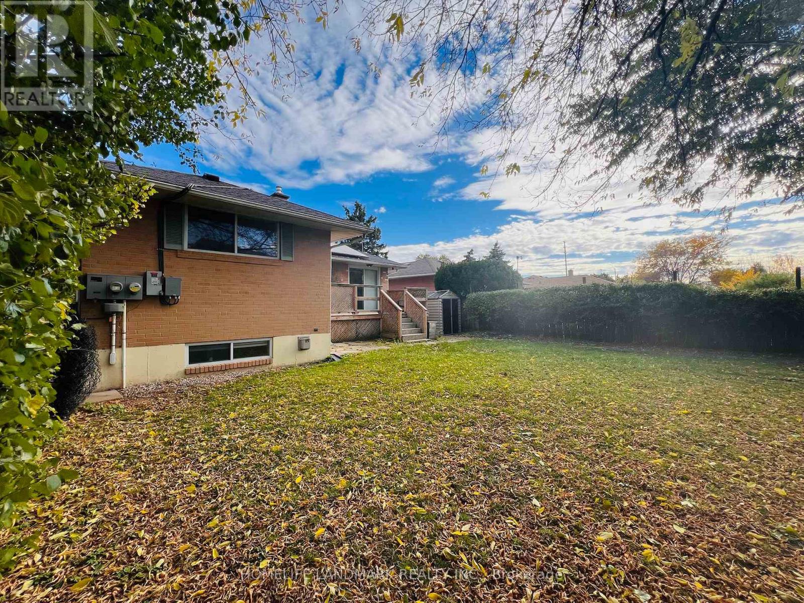 2749 Truscott Drive, Mississauga, Ontario  L5J 2B8 - Photo 5 - W12520056