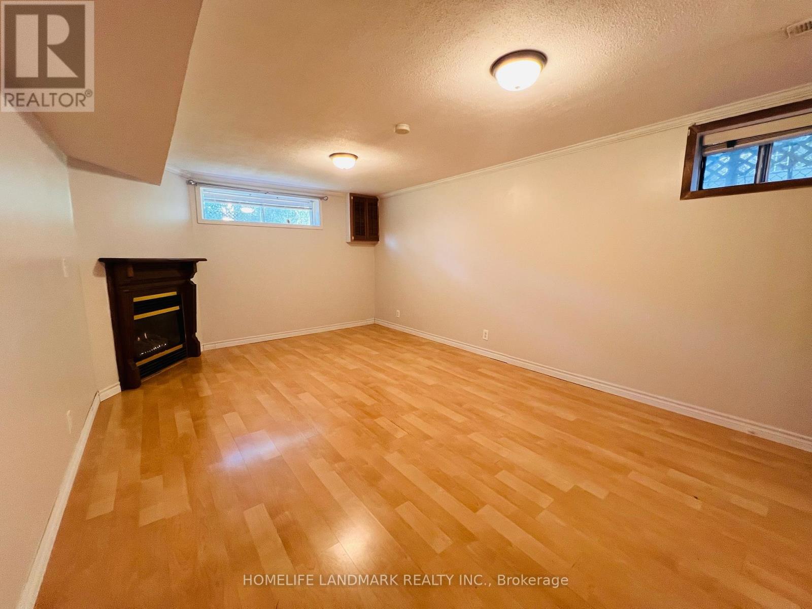 2749 Truscott Drive, Mississauga, Ontario  L5J 2B8 - Photo 7 - W12520056