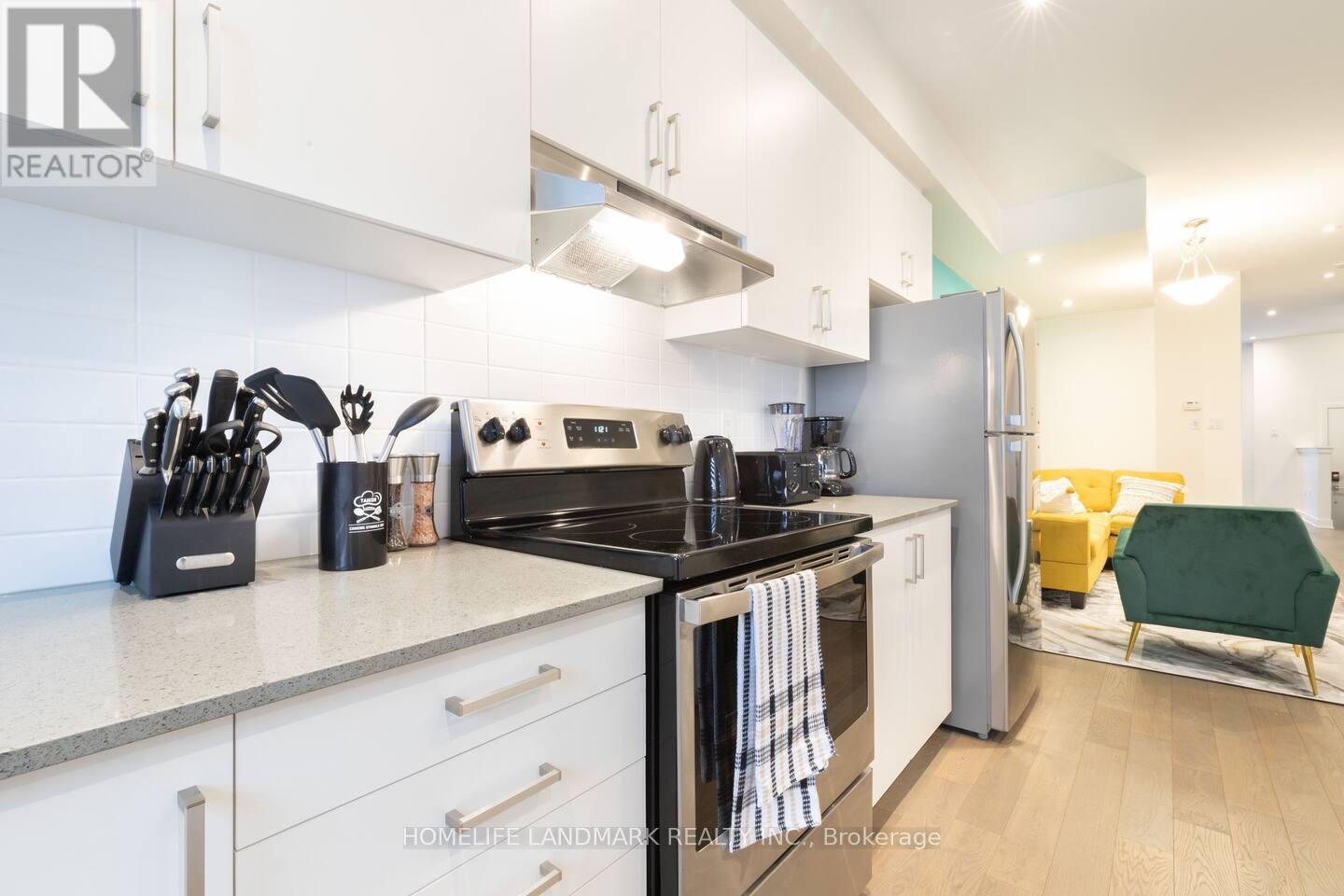 27 William Duncan Road, Toronto, Ontario  M3K 0C7 - Photo 10 - W12520058