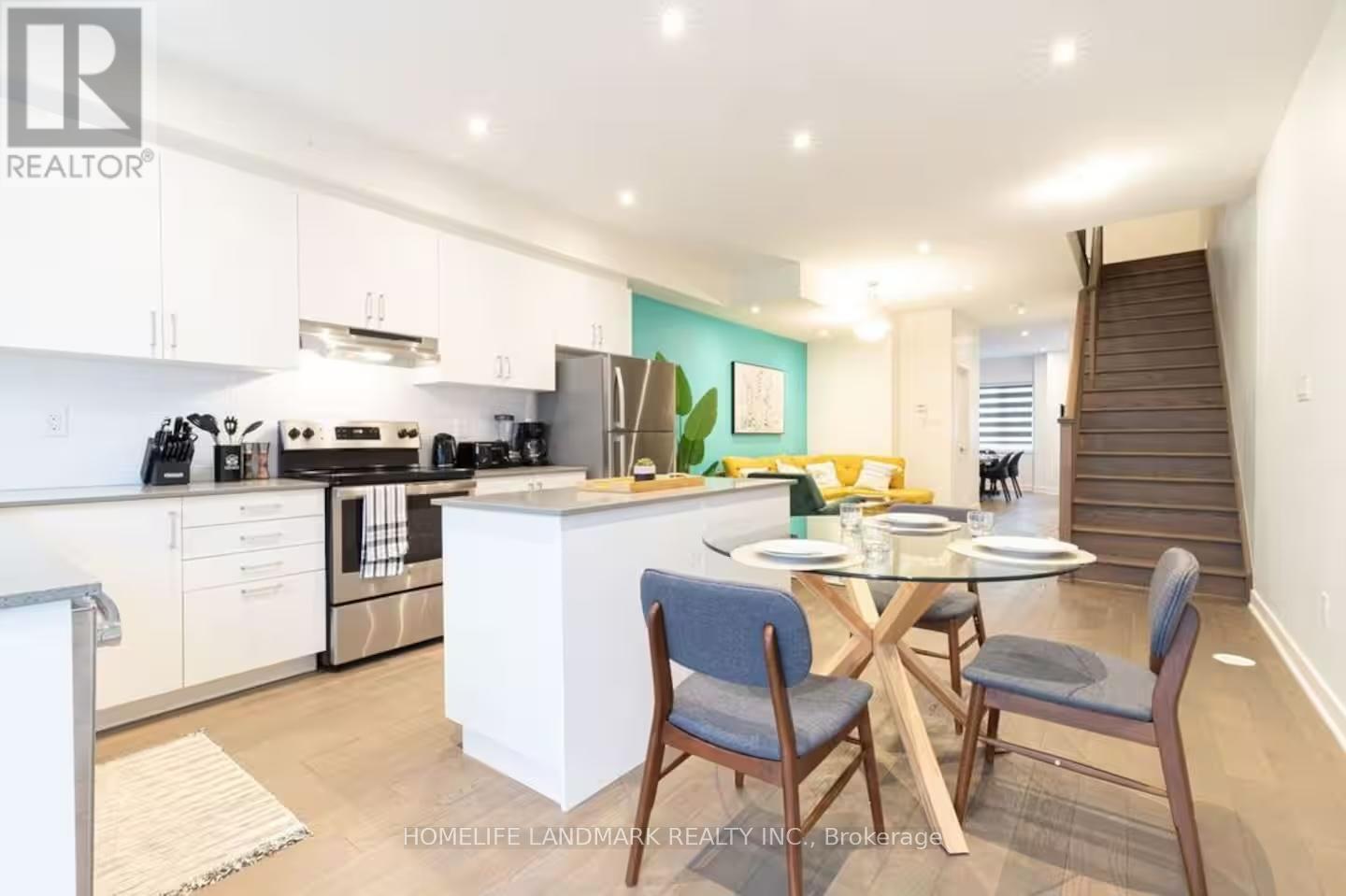 27 William Duncan Road, Toronto, Ontario  M3K 0C7 - Photo 12 - W12520058